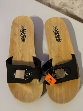 Sand N Sun. Black Slide Sandals
